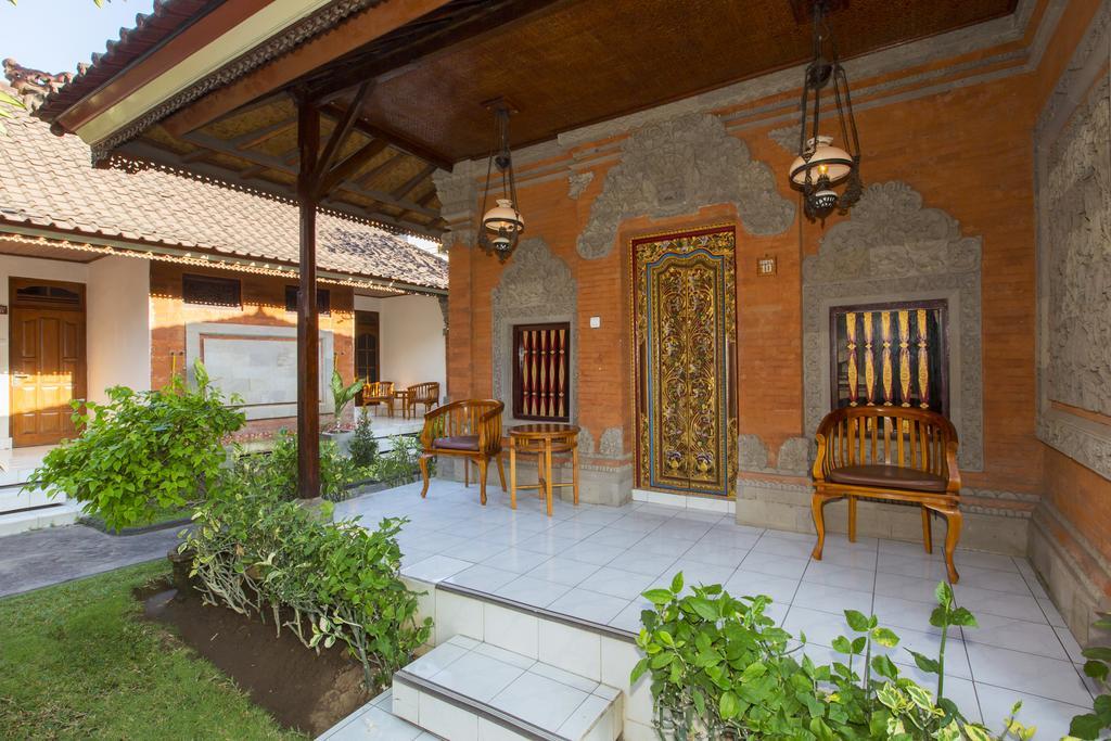 Surya Tropical Kuta Hotel กูตา ภายนอก รูปภาพ