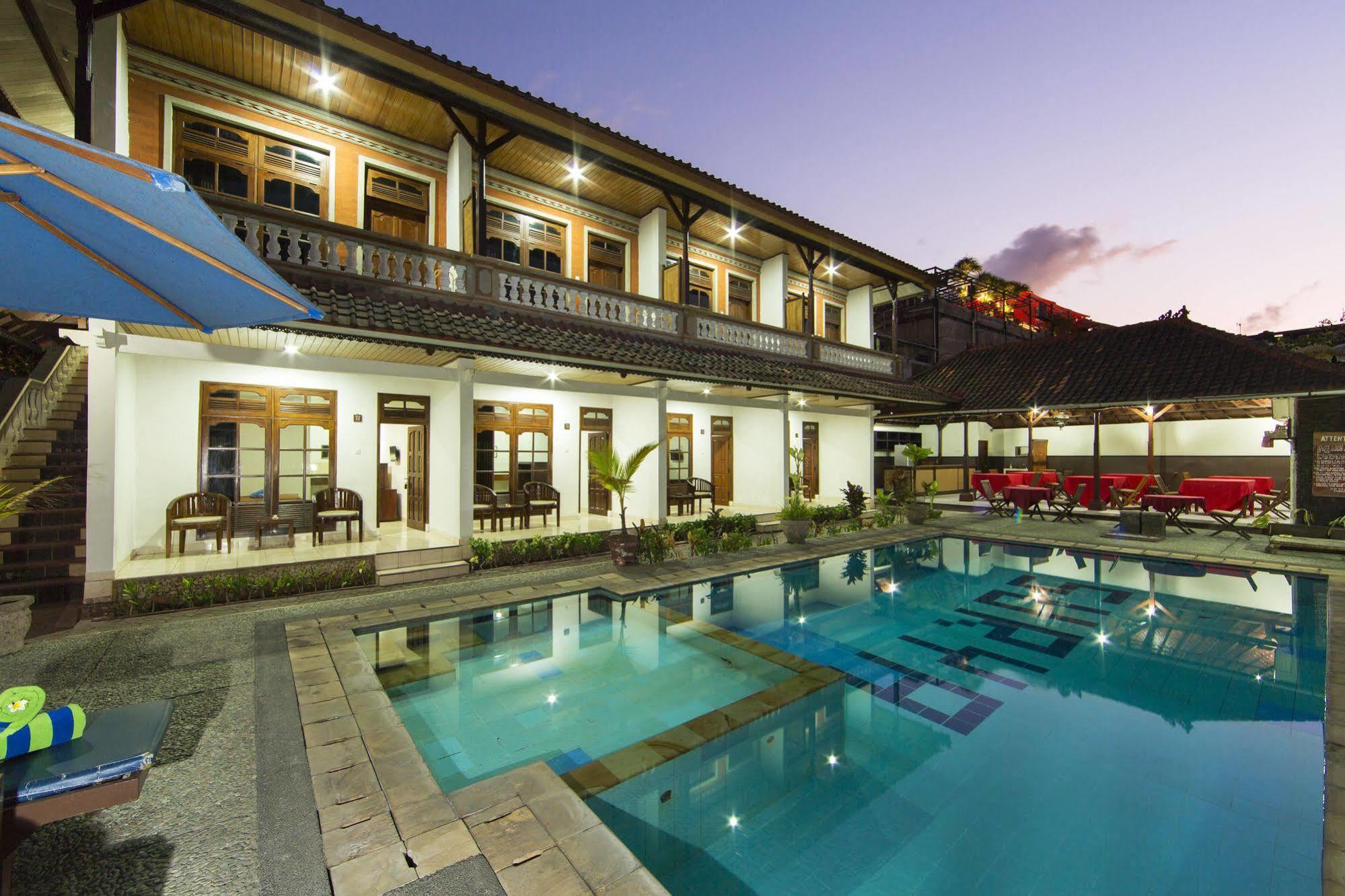 Surya Tropical Kuta Hotel กูตา ภายนอก รูปภาพ