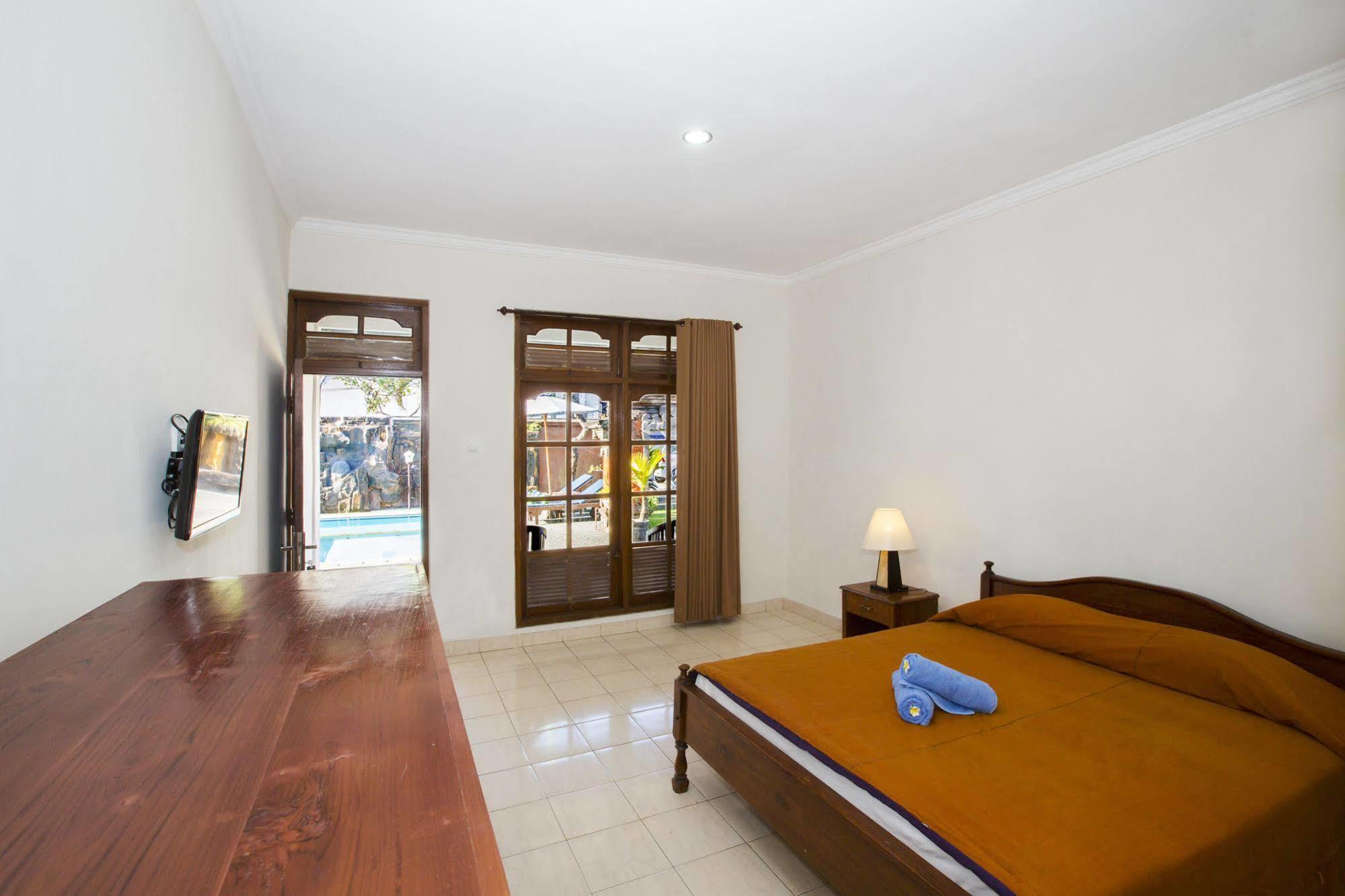 Surya Tropical Kuta Hotel กูตา ภายนอก รูปภาพ