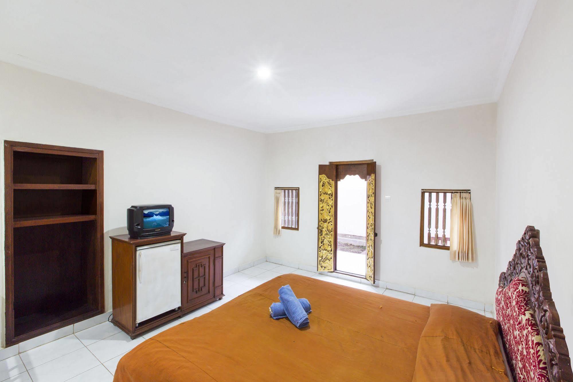 Surya Tropical Kuta Hotel กูตา ภายนอก รูปภาพ