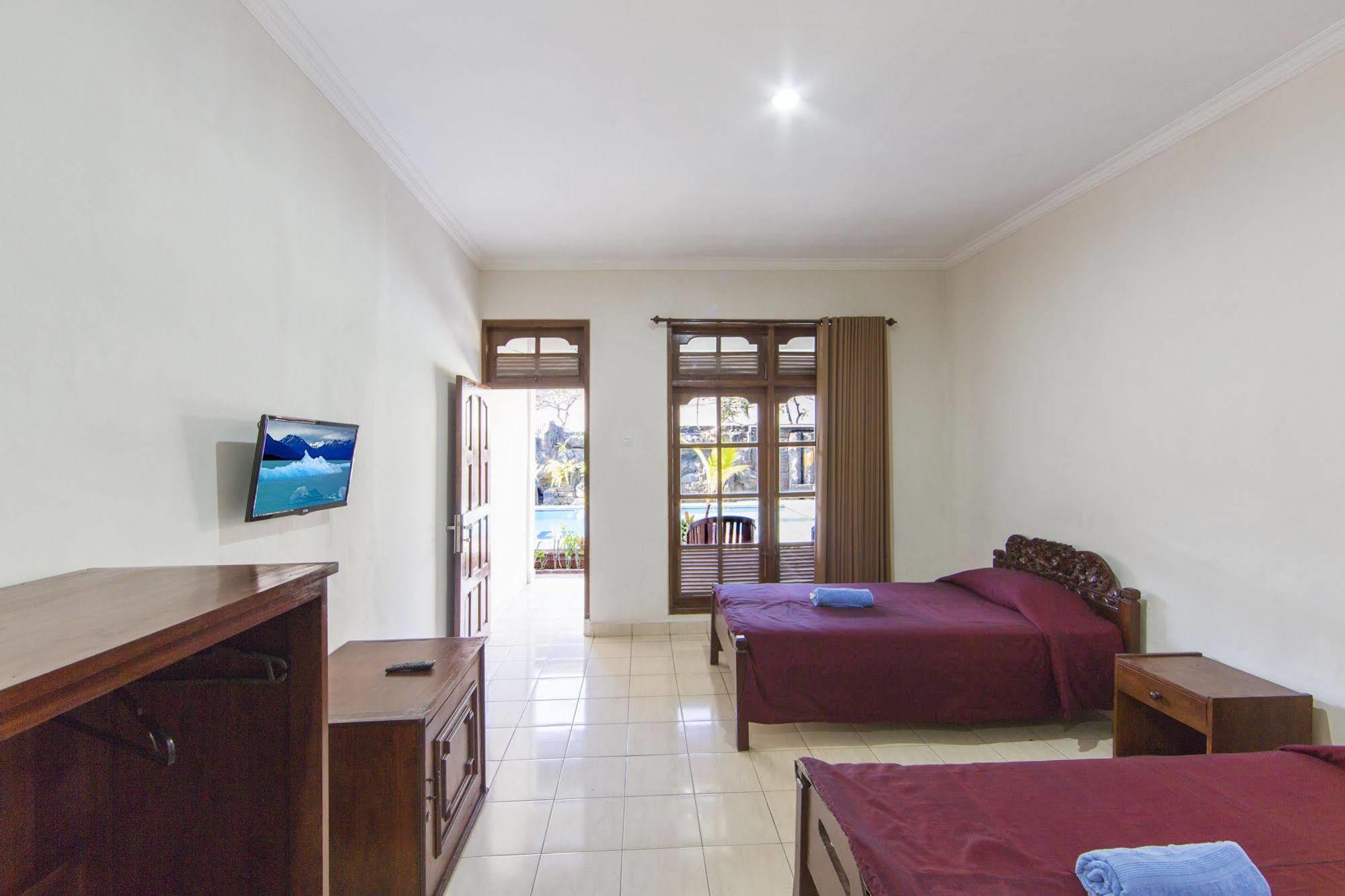 Surya Tropical Kuta Hotel กูตา ภายนอก รูปภาพ
