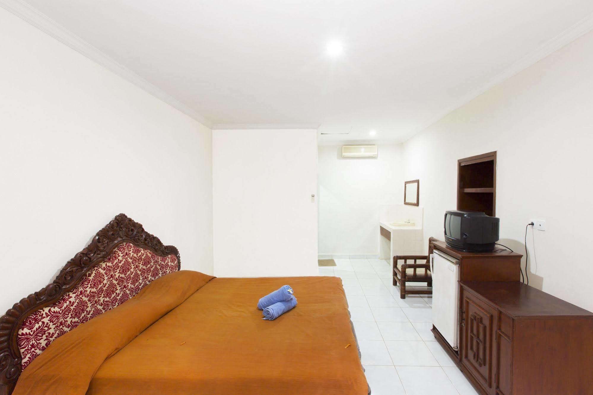 Surya Tropical Kuta Hotel กูตา ภายนอก รูปภาพ