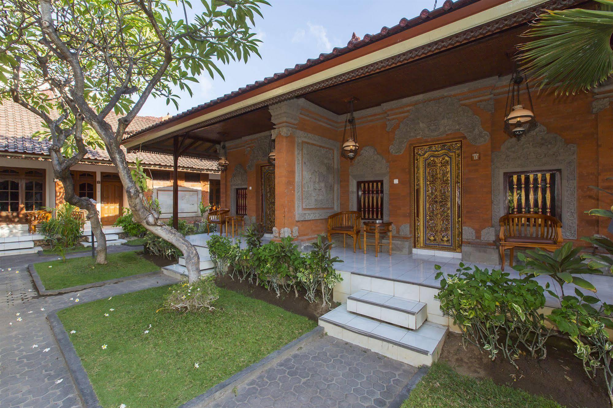 Surya Tropical Kuta Hotel กูตา ภายนอก รูปภาพ