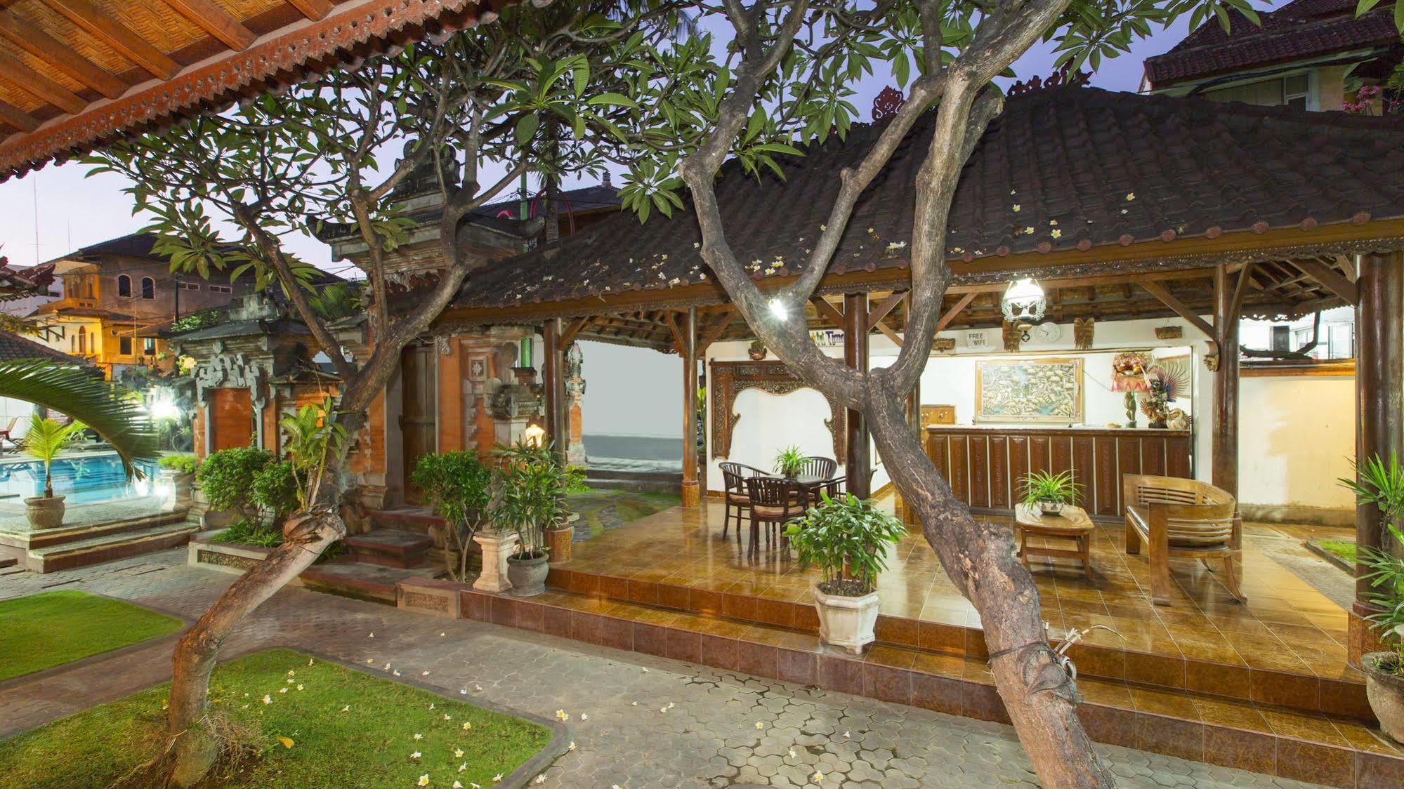 Surya Tropical Kuta Hotel กูตา ภายนอก รูปภาพ