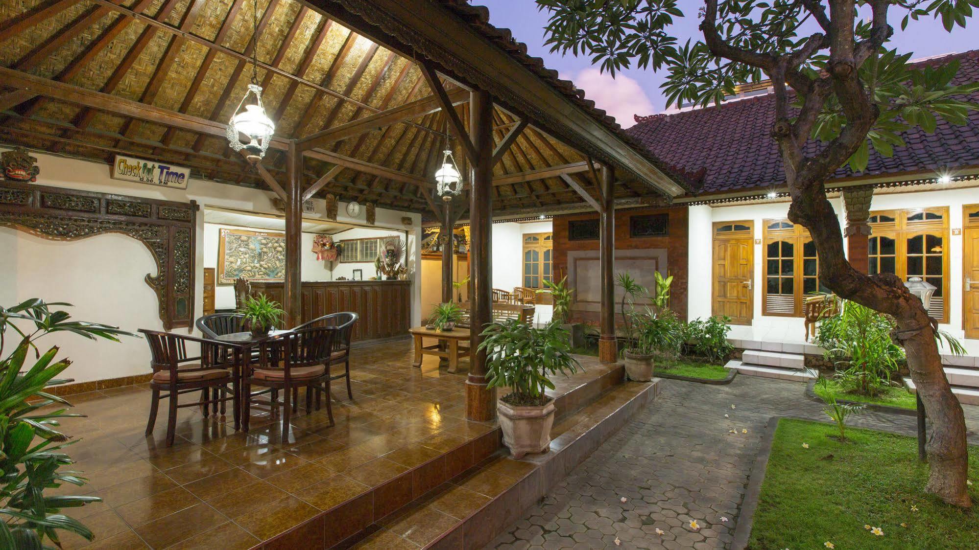 Surya Tropical Kuta Hotel กูตา ภายนอก รูปภาพ