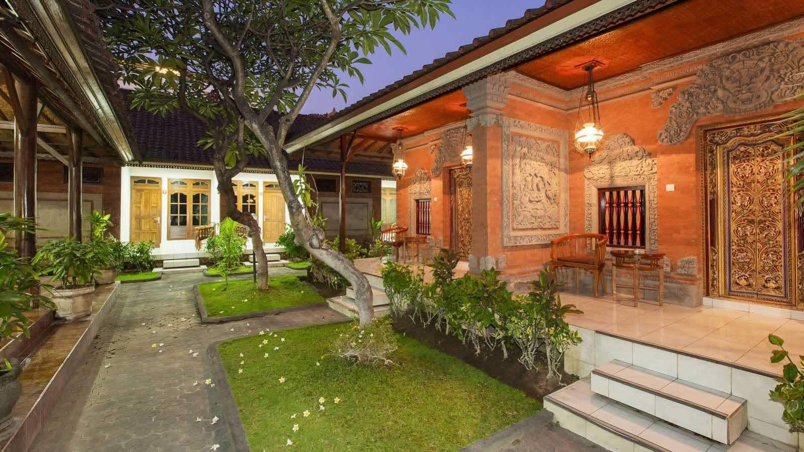 Surya Tropical Kuta Hotel กูตา ภายนอก รูปภาพ