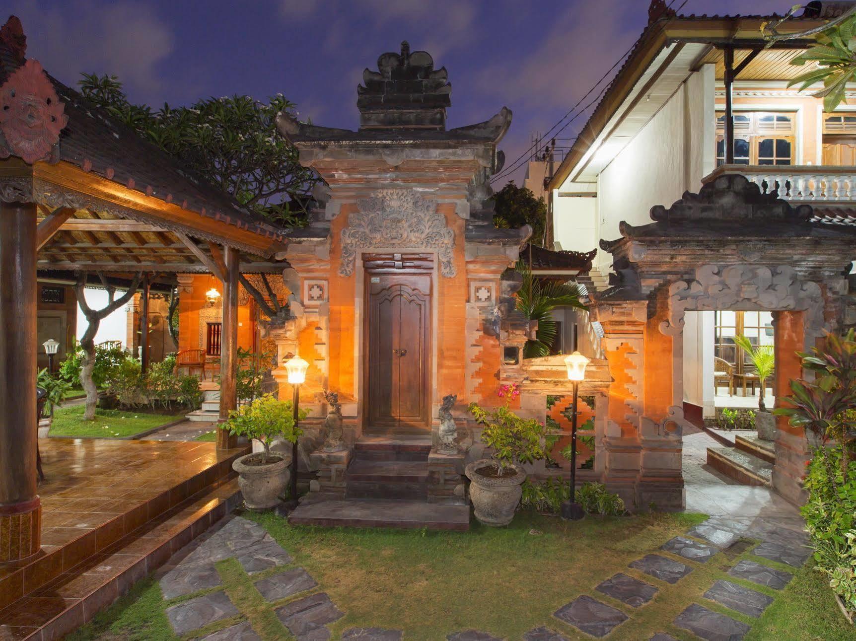 Surya Tropical Kuta Hotel กูตา ภายนอก รูปภาพ