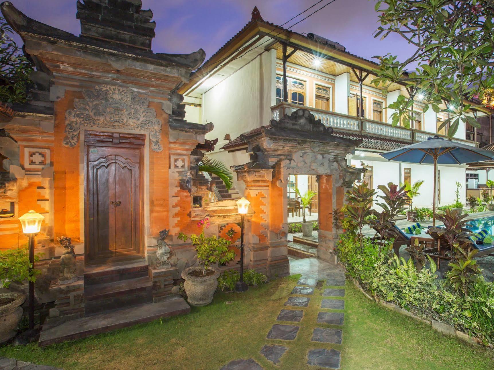 Surya Tropical Kuta Hotel กูตา ภายนอก รูปภาพ