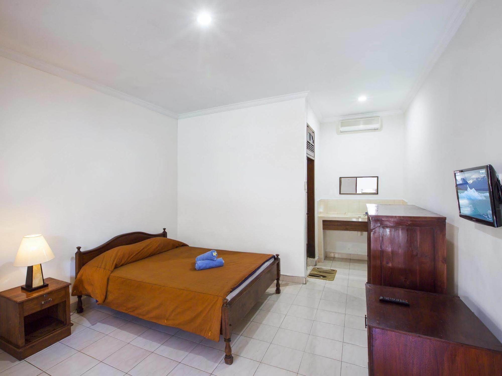 Surya Tropical Kuta Hotel กูตา ภายนอก รูปภาพ