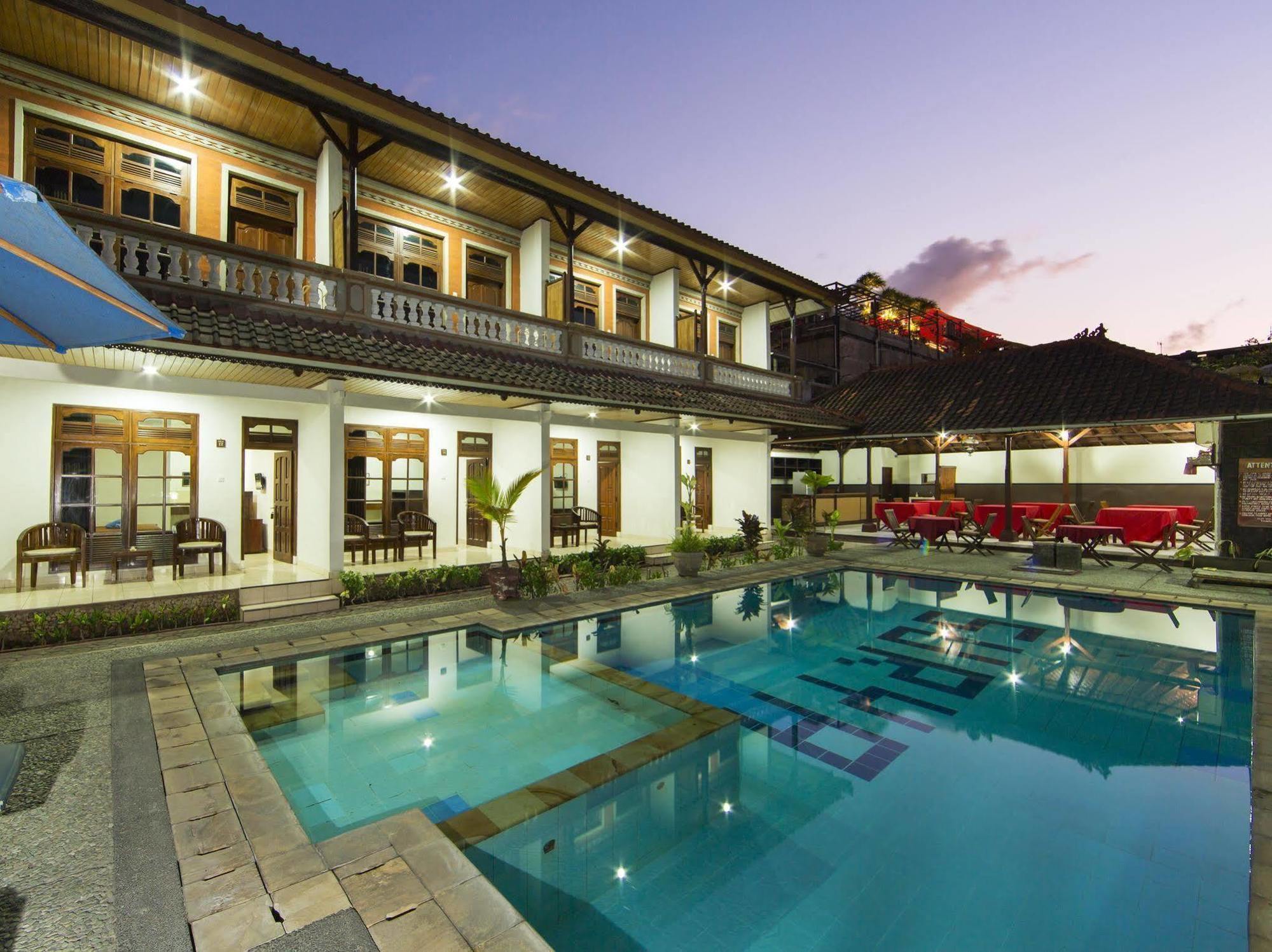 Surya Tropical Kuta Hotel กูตา ภายนอก รูปภาพ