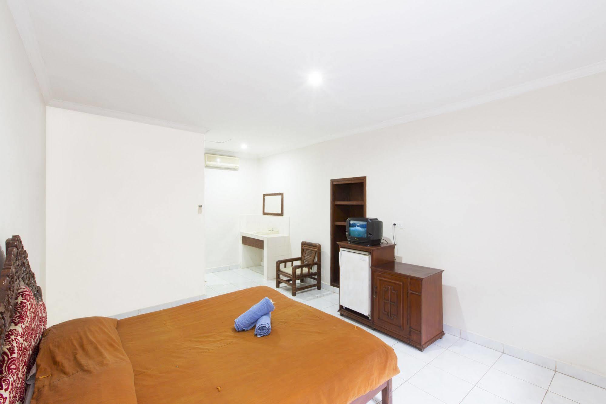Surya Tropical Kuta Hotel กูตา ภายนอก รูปภาพ