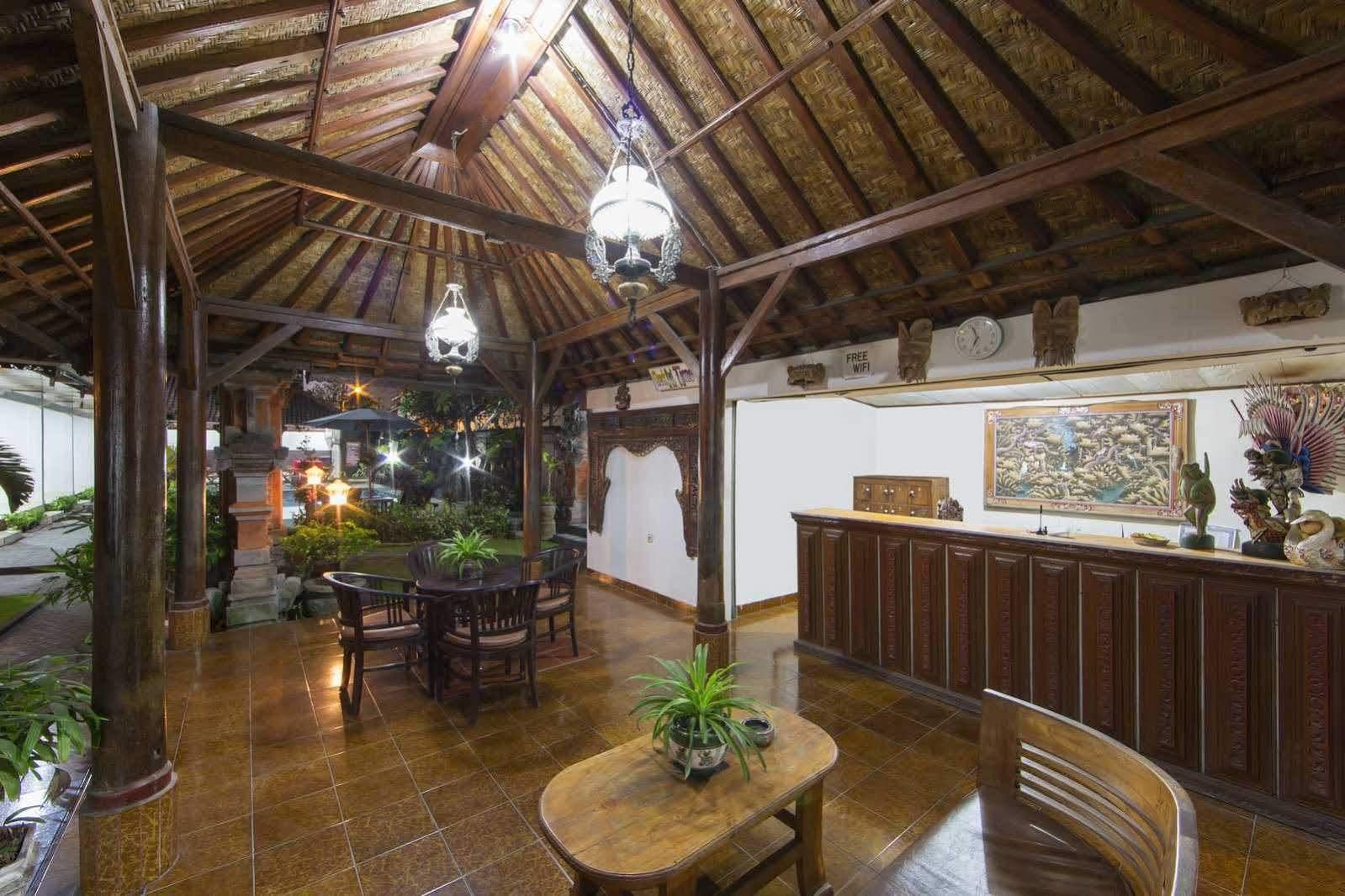 Surya Tropical Kuta Hotel กูตา ภายนอก รูปภาพ